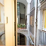 Bed & Breakfast Time Napoli